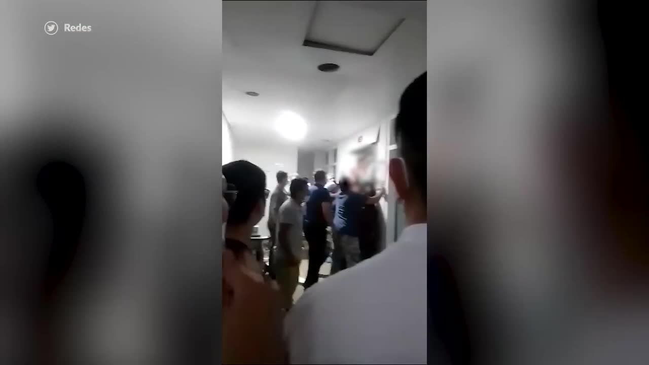 Niña de 6 años muere en IMSS prensada por elevador | Video | Aristegui  Noticias